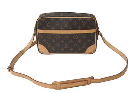 louis vuitton 60611|where to buy louis vuitton.